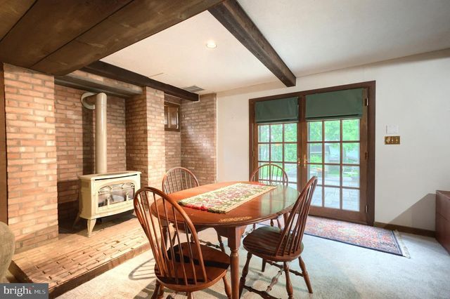 3220 ROUND HILL RD, York, PA 17402