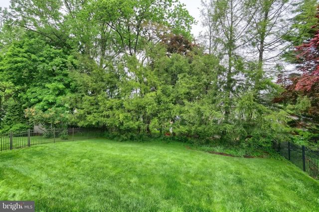 3220 ROUND HILL RD, York, PA 17402