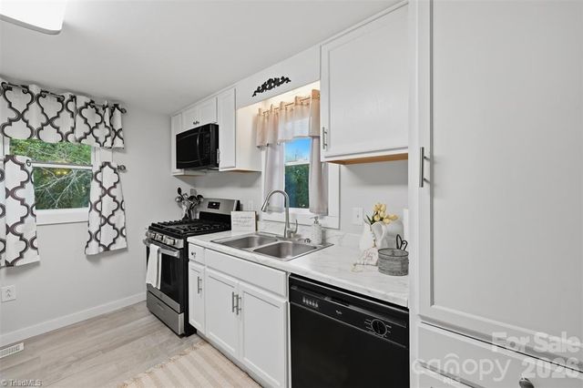 32 W Highland Avenue, Granite Falls, NC 28630