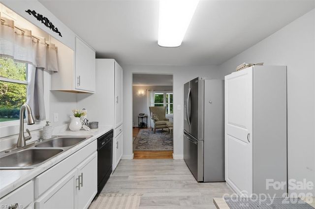 32 W Highland Avenue, Granite Falls, NC 28630