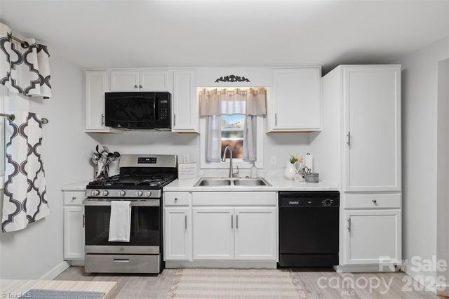32 W Highland Avenue, Granite Falls, NC 28630