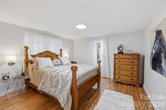32 W Highland Avenue, Granite Falls, NC 28630