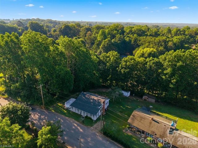 32 W Highland Avenue, Granite Falls, NC 28630