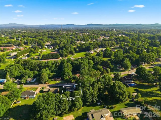 32 W Highland Avenue, Granite Falls, NC 28630