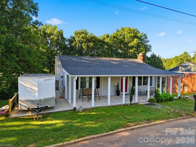 32 W Highland Avenue, Granite Falls, NC 28630