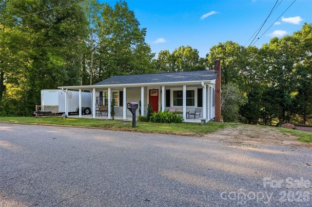 32 W Highland Avenue, Granite Falls, NC 28630