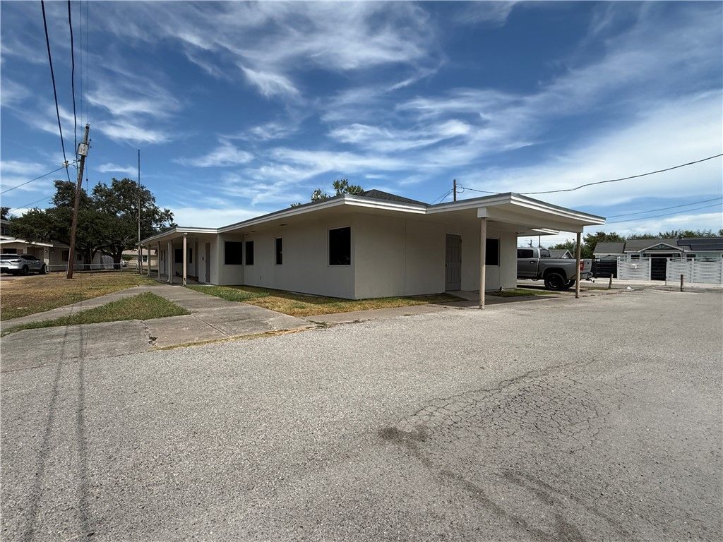 5705 Gollihar, Corpus Christi, TX 78412 — exterior