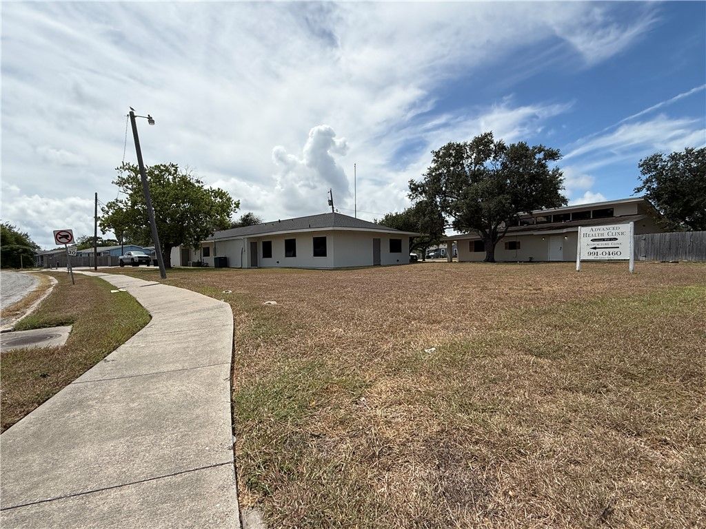 5705 Gollihar, Corpus Christi, TX 78412 — photo 5