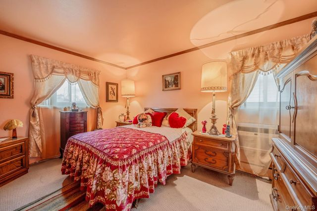 1286 Dale Court, Seaford, NY 11783