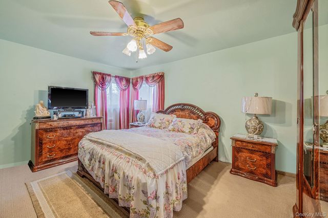 1286 Dale Court, Seaford, NY 11783