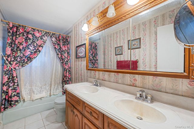 1286 Dale Court, Seaford, NY 11783