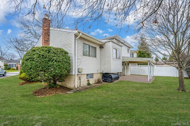 1286 Dale Court, Seaford, NY 11783