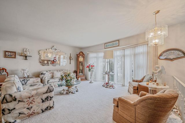 1286 Dale Court, Seaford, NY 11783