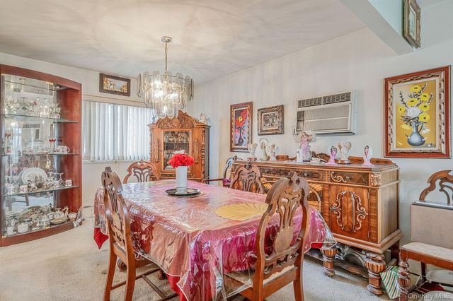 1286 Dale Court, Seaford, NY 11783