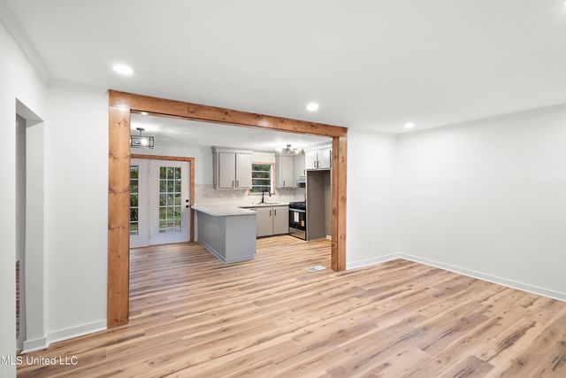 338 S Fox Hall Road, Pearl, MS 39208