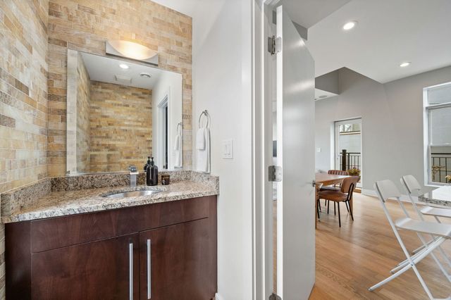 2228 N Hamilton Avenue 3F, Chicago, IL 60647