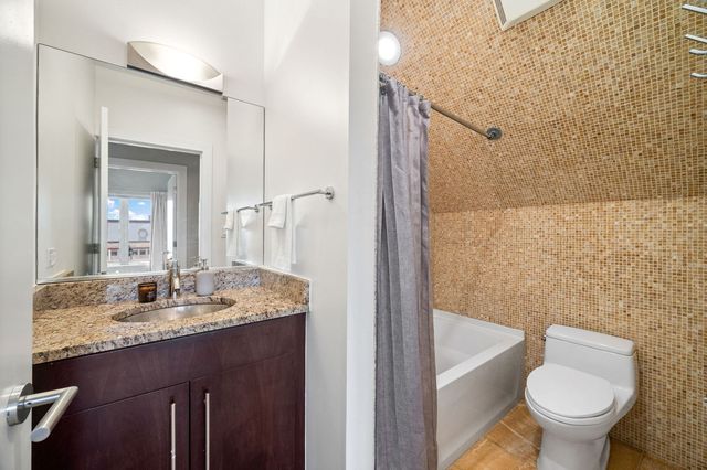 2228 N Hamilton Avenue 3F, Chicago, IL 60647