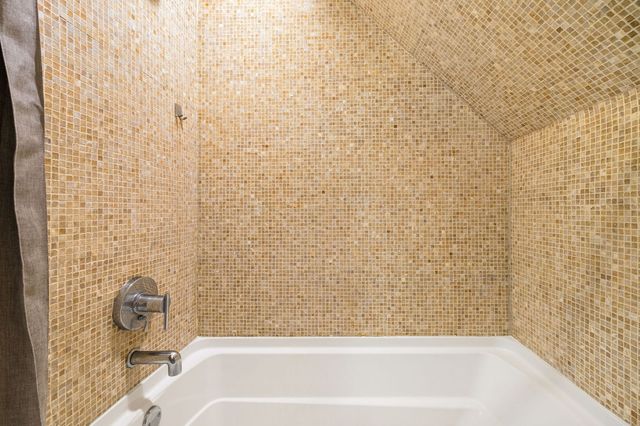 2228 N Hamilton Avenue 3F, Chicago, IL 60647