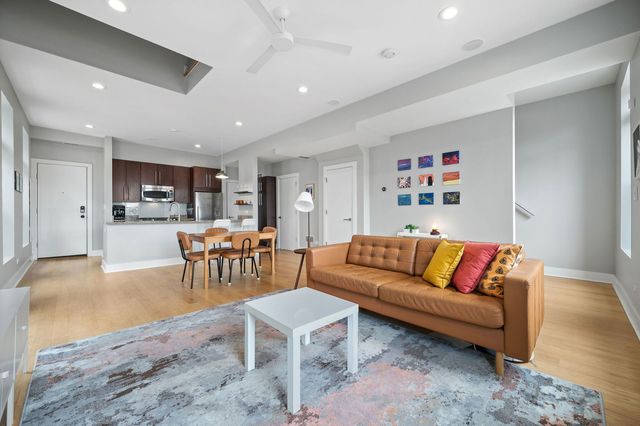 2228 N Hamilton Avenue 3F, Chicago, IL 60647