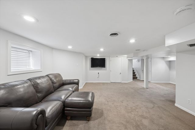 4714 Highland Avenue, Downers Grove, IL 60515