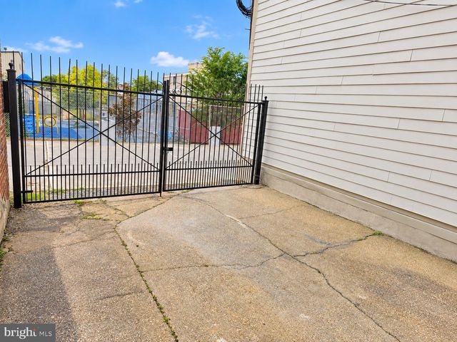 2005 BENNING RD NE, Washington, DC 20002