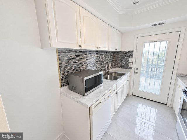 2005 BENNING RD NE, Washington, DC 20002