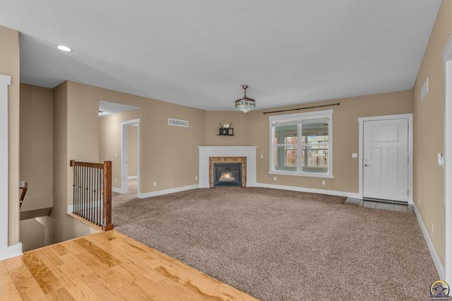 4218 SW Stonybrook DR, Topeka, KS 66610