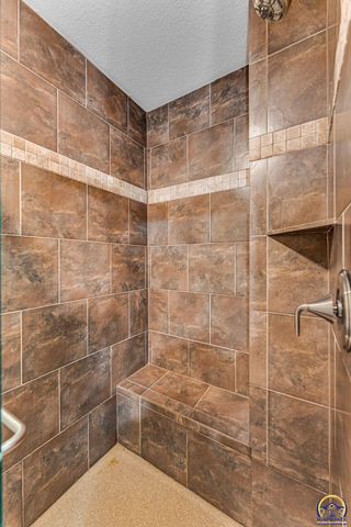 4218 SW Stonybrook DR, Topeka, KS 66610