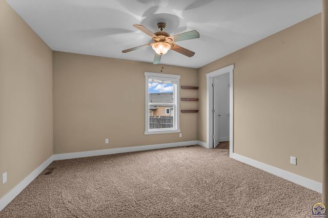 4218 SW Stonybrook DR, Topeka, KS 66610