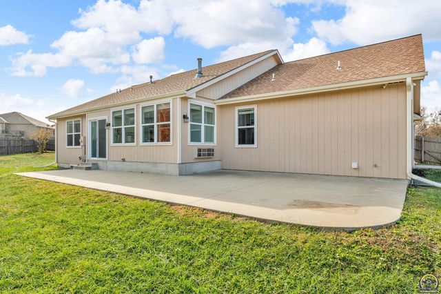 4218 SW Stonybrook DR, Topeka, KS 66610