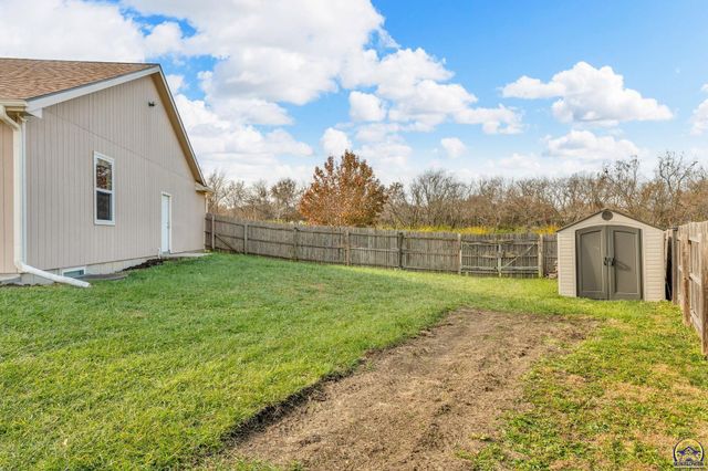 4218 SW Stonybrook DR, Topeka, KS 66610