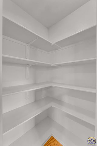 4218 SW Stonybrook DR, Topeka, KS 66610