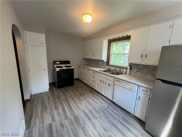 4814 Hope Avenue, Ashtabula, OH 44004