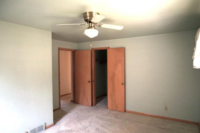 1142 BOND STREET, Green Bay, WI 54303