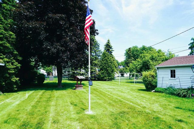 1142 BOND STREET, Green Bay, WI 54303