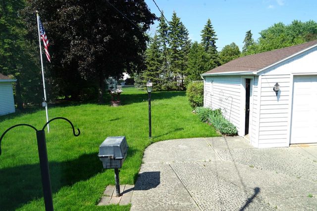 1142 BOND STREET, Green Bay, WI 54303