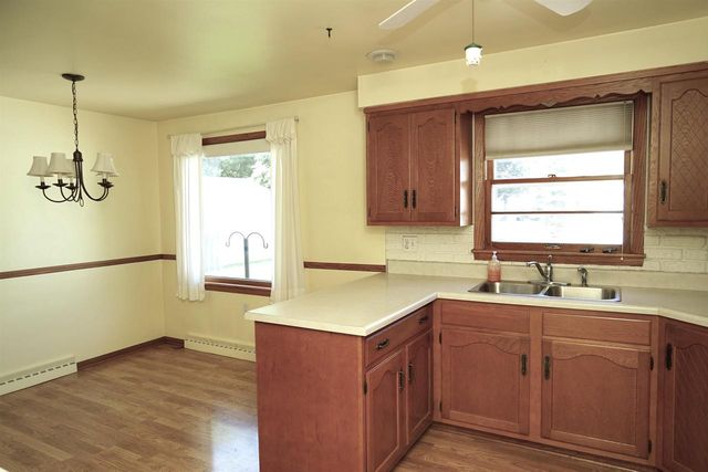 1142 BOND STREET, Green Bay, WI 54303