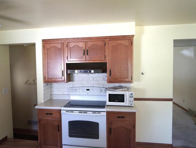 1142 BOND STREET, Green Bay, WI 54303
