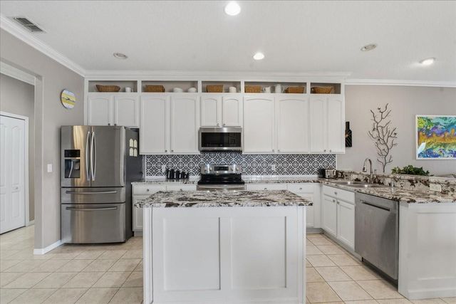 2634 RAVENDALE LANE, Holiday, FL 34691