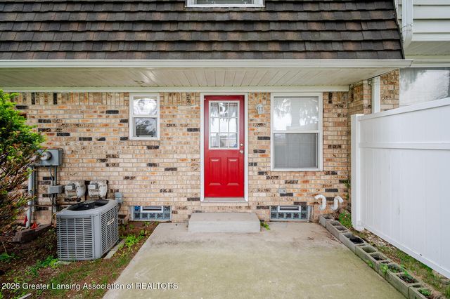 6113 Scotmar Drive, Lansing, MI 48911