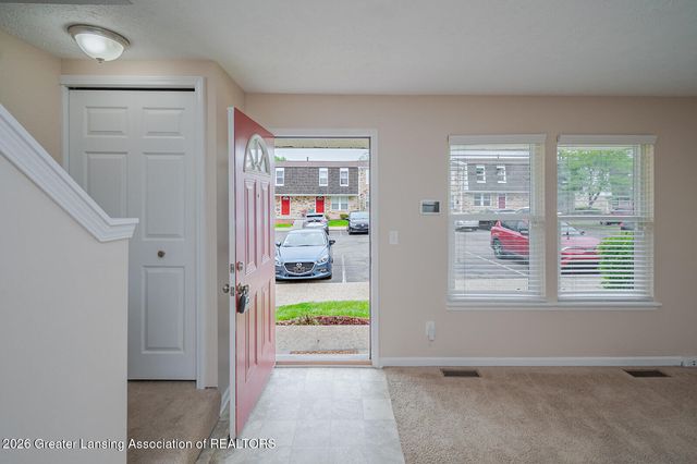 6113 Scotmar Drive, Lansing, MI 48911