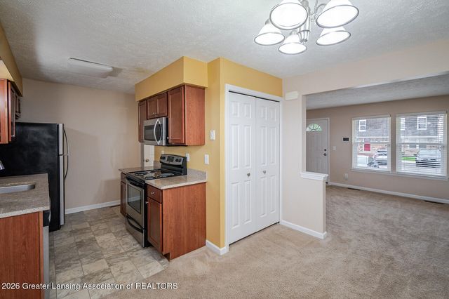 6113 Scotmar Drive, Lansing, MI 48911