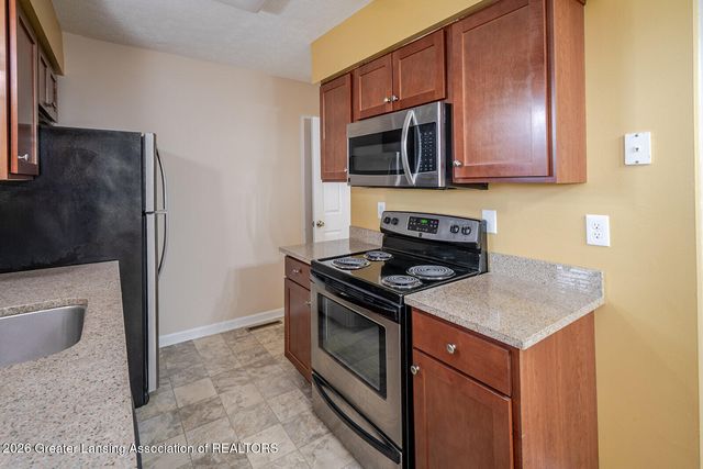 6113 Scotmar Drive, Lansing, MI 48911