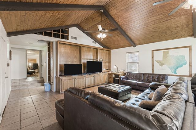 3504 Corto Avenue, Fort Worth, TX 76109