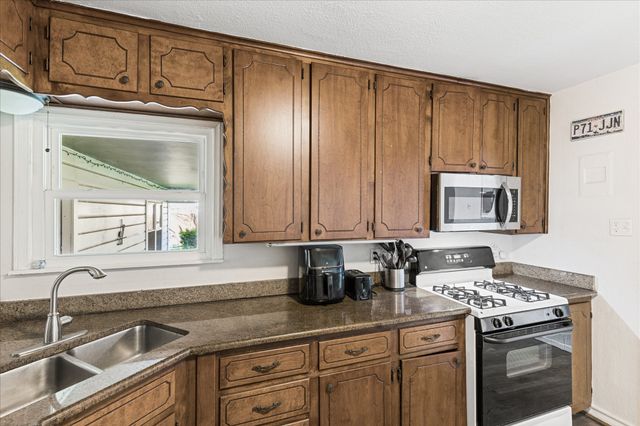 3504 Corto Avenue, Fort Worth, TX 76109