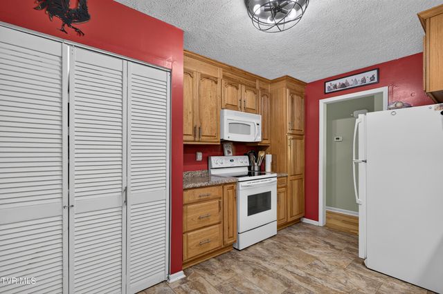 1140 Hillview Drive, Abingdon, VA 24210