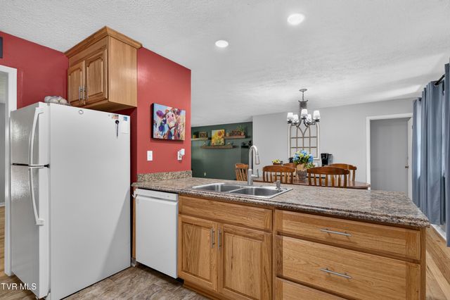 1140 Hillview Drive, Abingdon, VA 24210