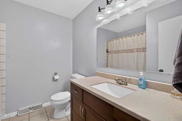 1140 Hillview Drive, Abingdon, VA 24210