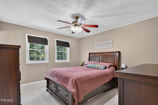 1140 Hillview Drive, Abingdon, VA 24210