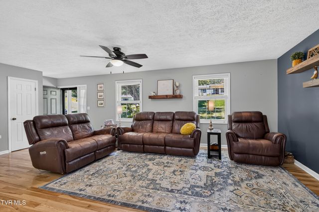 1140 Hillview Drive, Abingdon, VA 24210